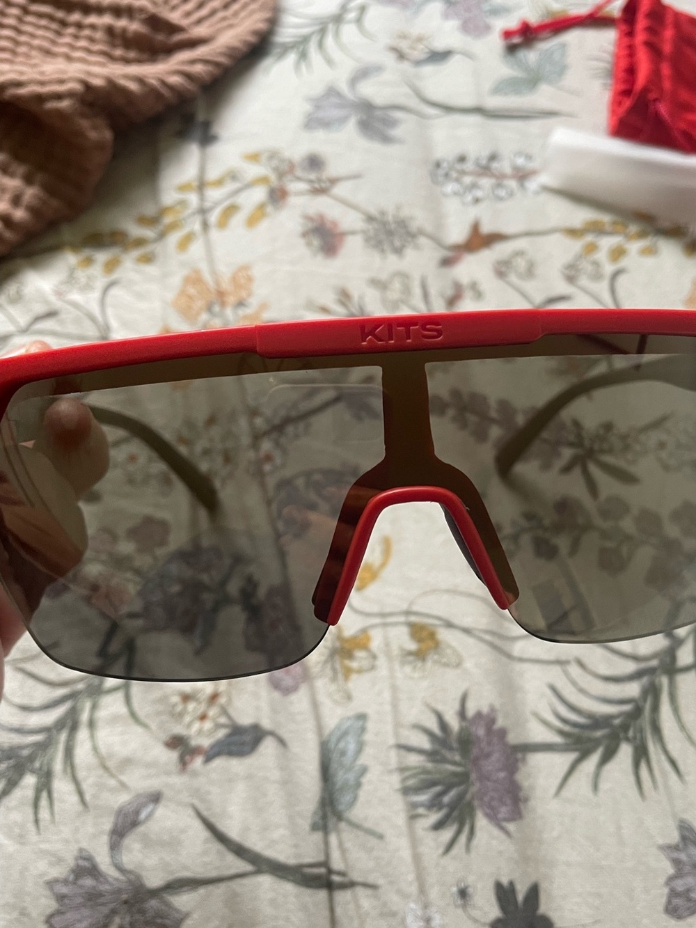 Kits Red Canada Visor Cycling
Sunglasses - Unisex - Picture 9 of 10